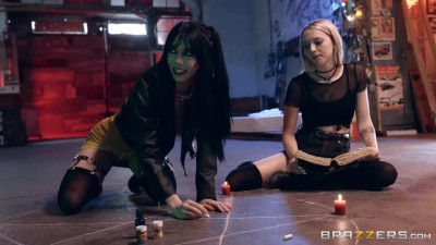 TeensLikeItBig Leda Bear Pussycraft