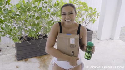 BlackValleyGirls Adriana Maya IR Dick Down From The Delivery Man