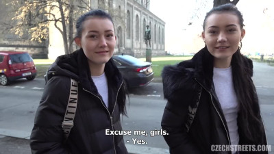 CzechStreets E Naive Twins