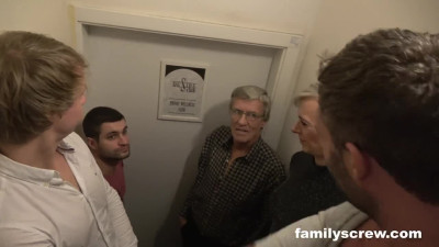 FamilyScrew Cumming Together As A Family At A Swingers Club