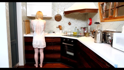 Nubiles Triniti Banxx Sit On This