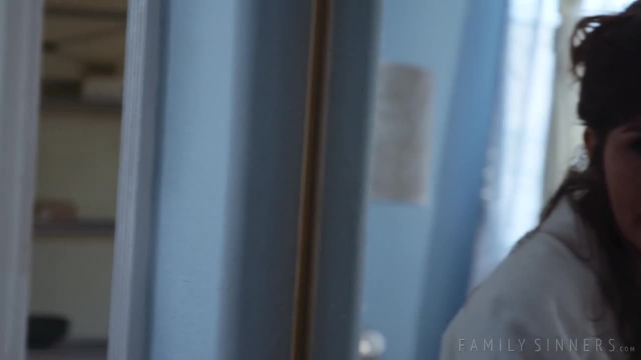 FamilySinners Paige Owens Mixed Family - Porn video | ePornXXX
