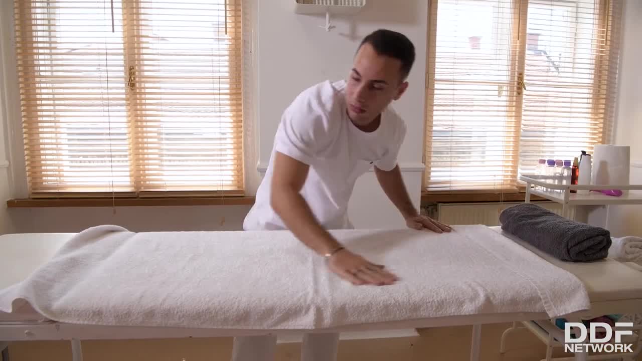 EuroTeenErotica Mina Pussy Pounded By Masseur - Porn video | ePornXXX