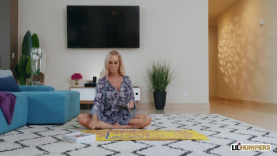 LilHumpers Katie Morgan And Brandi Love Puzzled Over Pussy