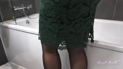 AuntJudys Wanilianna Bathing And Masturbating