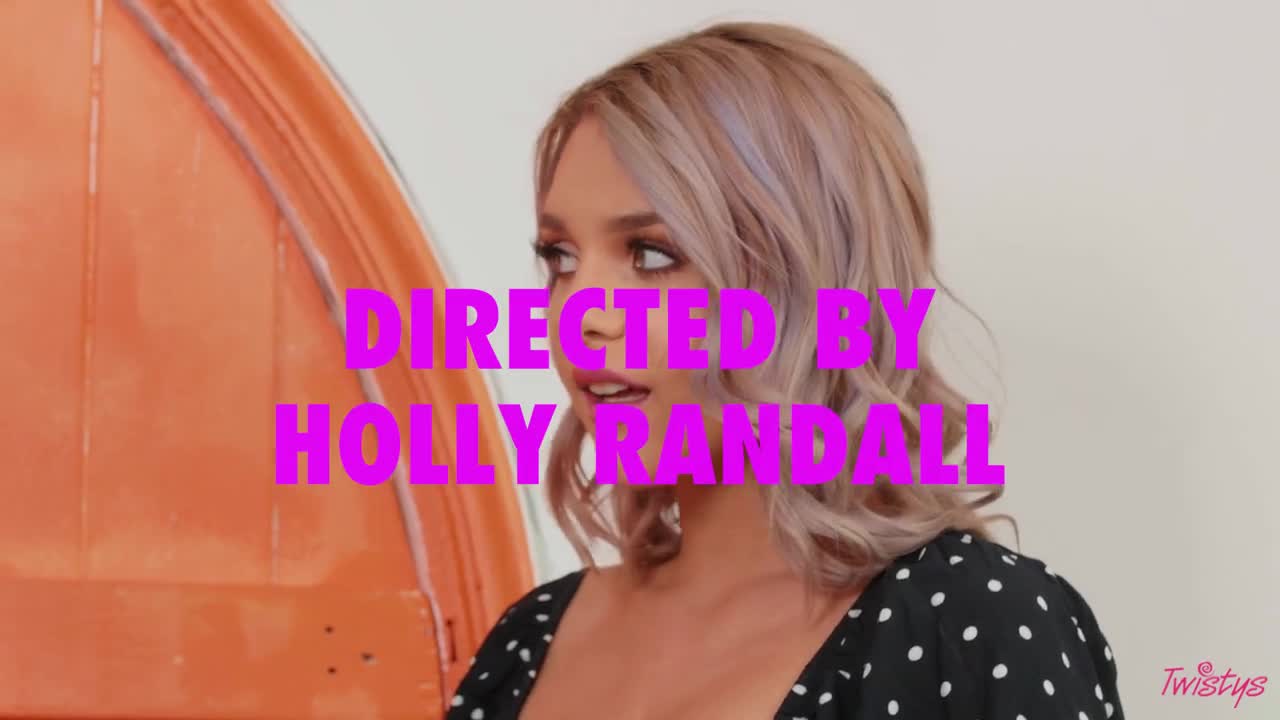 WhenGirlsPlay Giselle Palmer And Gabbie Carter HumBugHer - Porn video | ePornXXX