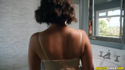 SneakySex La Sirena Catch Me If You Cam