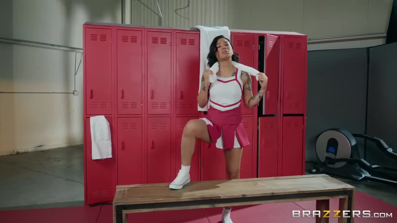 HotAndMean Honey Gold And Kaylani Lei Fucking The Locker Room Perv - Porn video | ePornXXX