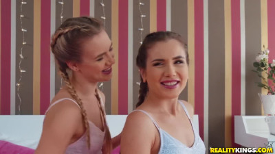 WeLiveTogether Alecia Fox And Mary Rock Camming With My BFf