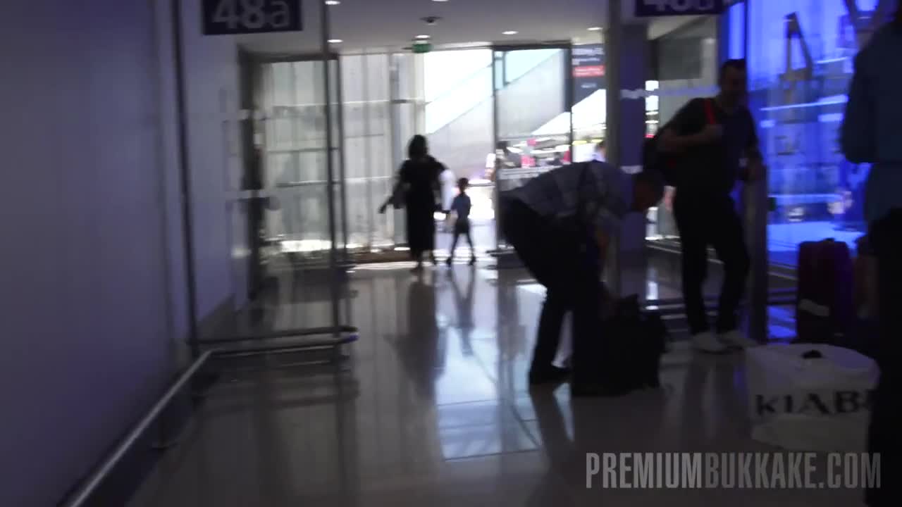 PremiumBukkake Sherry Vine Behind The Scenes BIUK - Porn video | ePornXXX