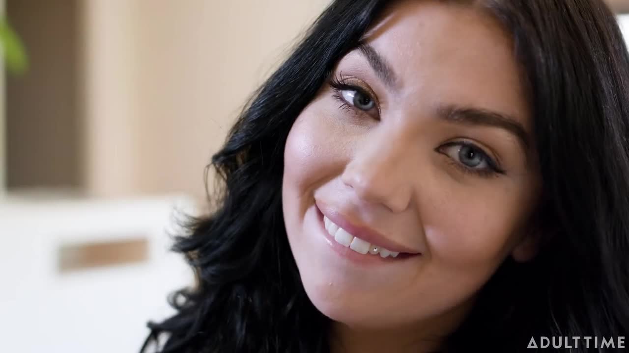 AdultTime Holly Day Up Close With Holly Day - Porn video | ePornXXX