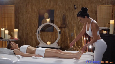 MassageRooms Dominica Phoenix And Shalina Devine