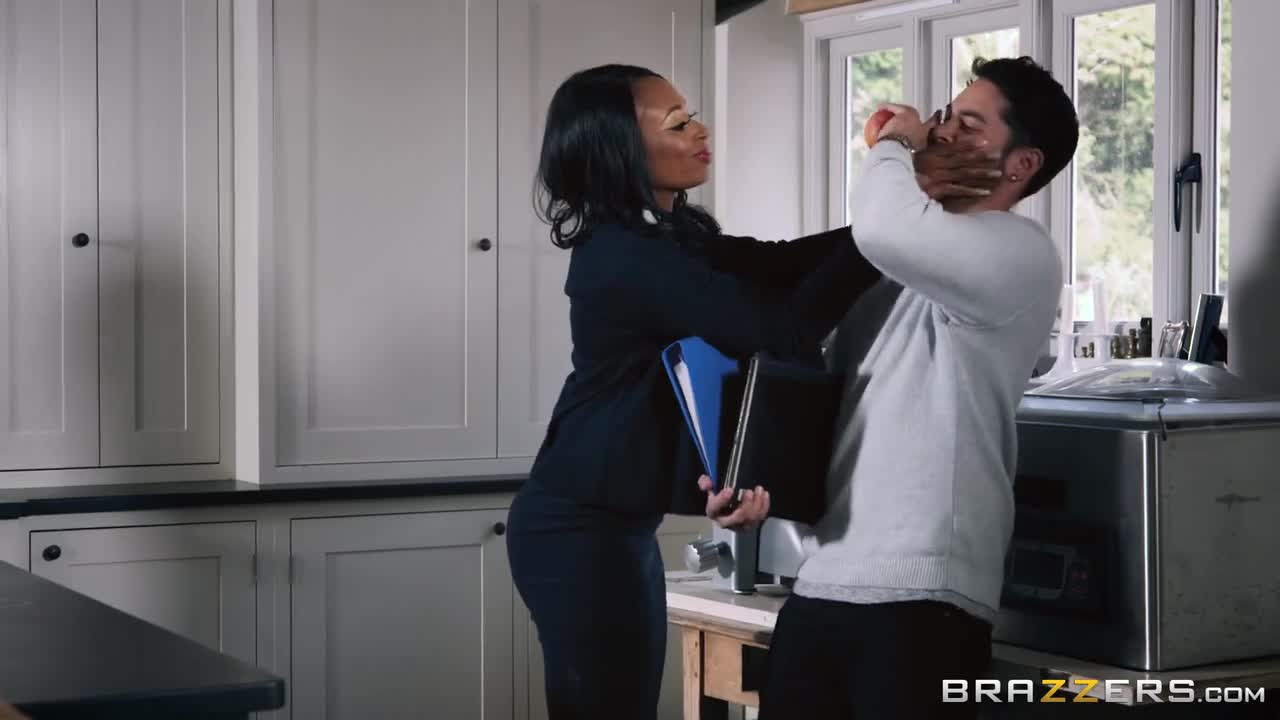 MommyGotBoobs Lola Marie Helicopter MILF - Porn video | ePornXXX