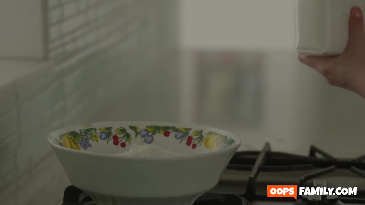 OopsFamily Jessica Starling Family Cooking - Porn video | ePornXXX