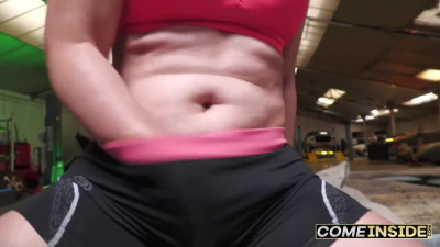 ComeInside E Linda De Sol Lindas Ass Gets Filled At Work