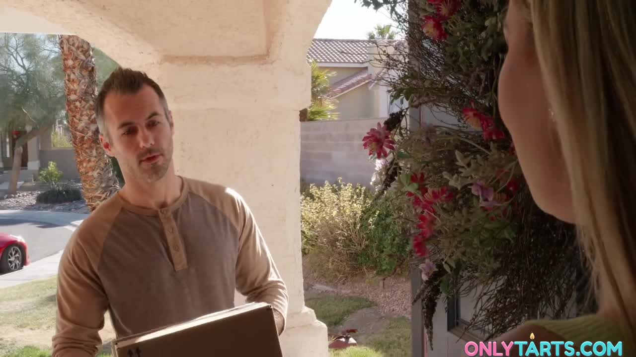 OnlyTarts Blake Blossom The Unpacking - Porn video | ePornXXX