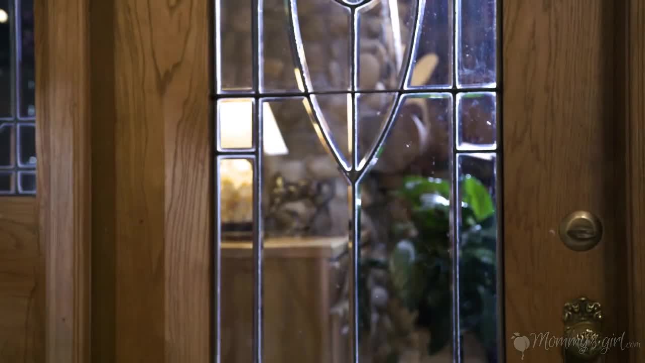 MommysGirl Lauren Phillips And Myra Moans - Porn video | ePornXXX