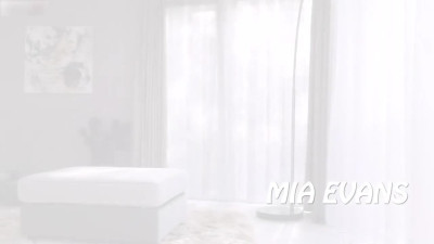 WetAndPuffy Mia Evans