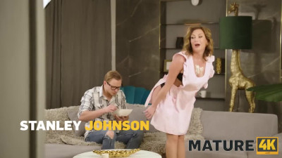 MatureK Julia North