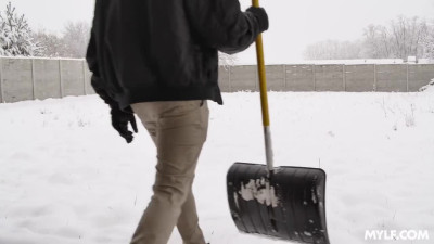 MomShoot Giulia Diamond Shovel And Shoot