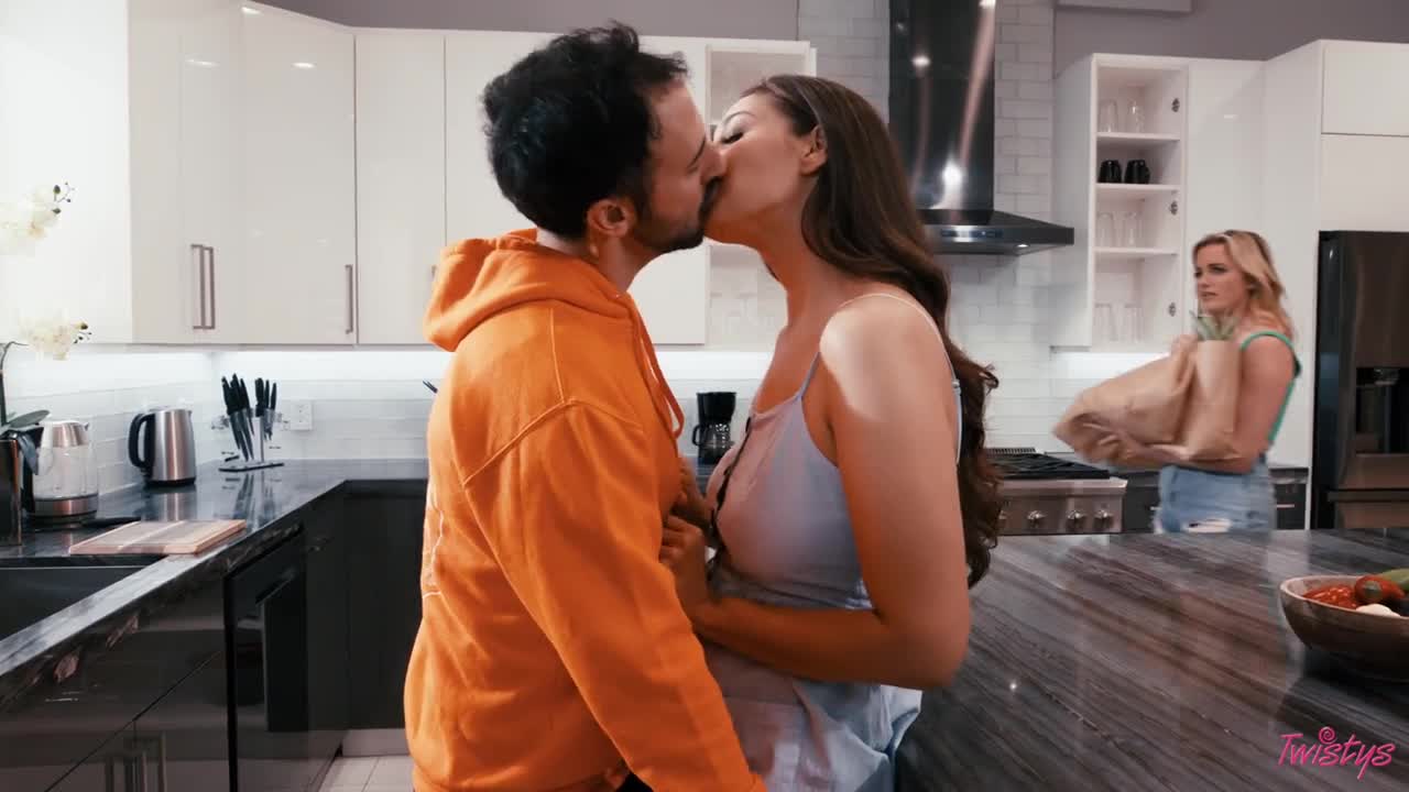 WhenGirlsPlay Bella Rolland And Charlie Forde Boyfriend Gets The Boot WRB - Porn video | ePornXXX