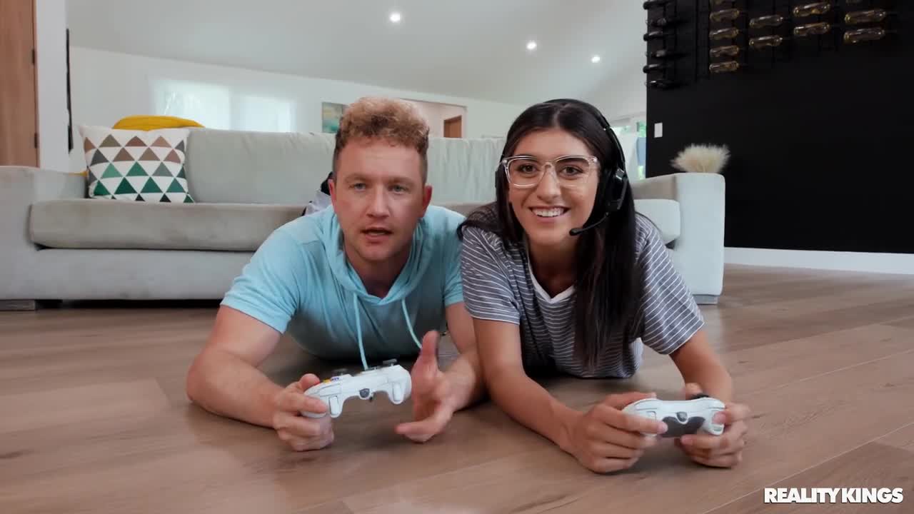 HotGirlsGame.23.06.11.Eliza.Ibarra.Fucking.Gamer.Roomies.BF.XXX.1080p.HEVC.x265.PRT - Porn video | ePornXXX