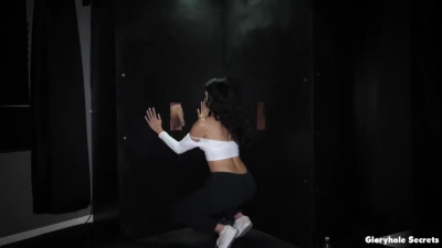 GloryHoleSecrets.23.05.12.Harley.Haze.First.Glory.Hole.XXX.720p.HEVC.x265.PRT